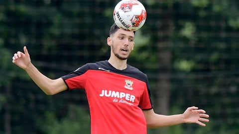 此次首胜更 此次首胜更